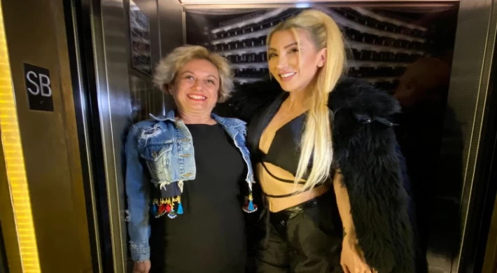 Hande Yener NewYork’lu Türkleri coşturdu