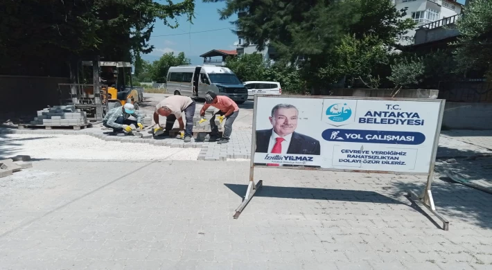 ANTAKYA BELEDİYESİ ÇALIŞIYOR, YOLLAR GÜZELLEŞİYOR 