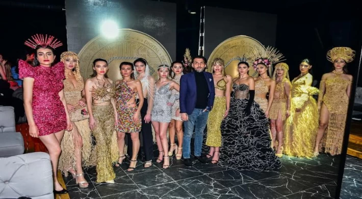 Yeni yılın ilk defilesi ’Fashion’dan canlı yapıldı