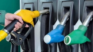 Benzine bir indirim daha geliyor... Akaryakıt fiyatları 9 ay öncesine döndü