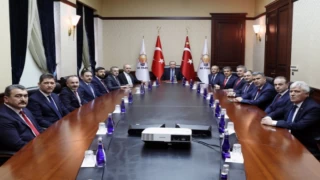 Cumhurbaşkanı Erdoğan, CHP’li büyükşehirlerin grup başkanvekillerini kabul etti